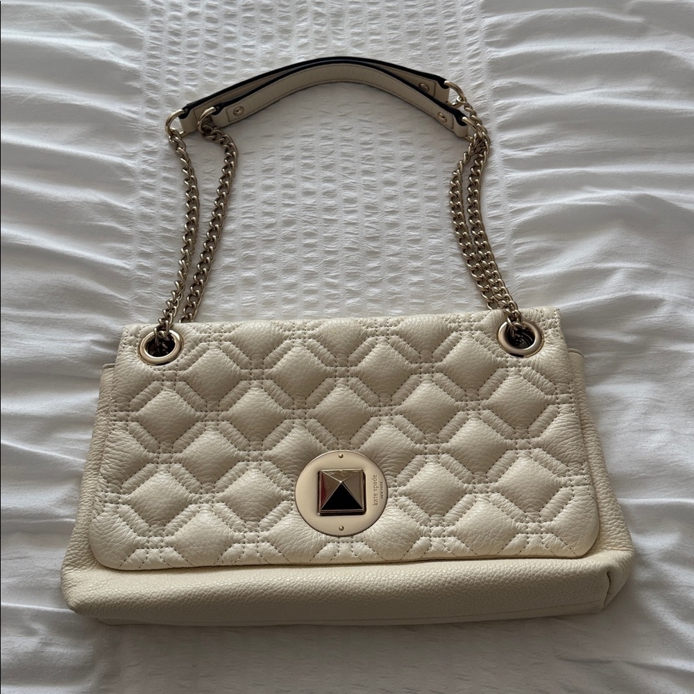 Kate Spade Astor Court Cynthia Shoulder Bag In Cream with Gold-tone Hardware